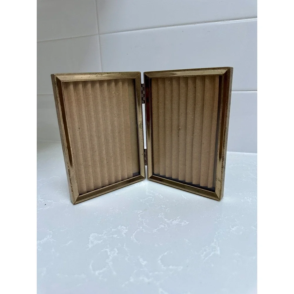 Vintage Gold Metal Folding Double Photo Frame Standing Etched Wheat‎ 5x7 Open